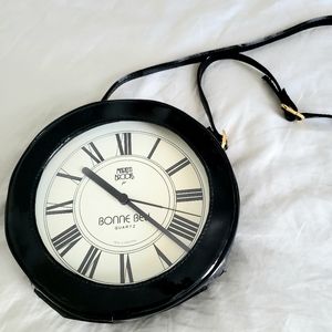 Marilyn brooks clock bag